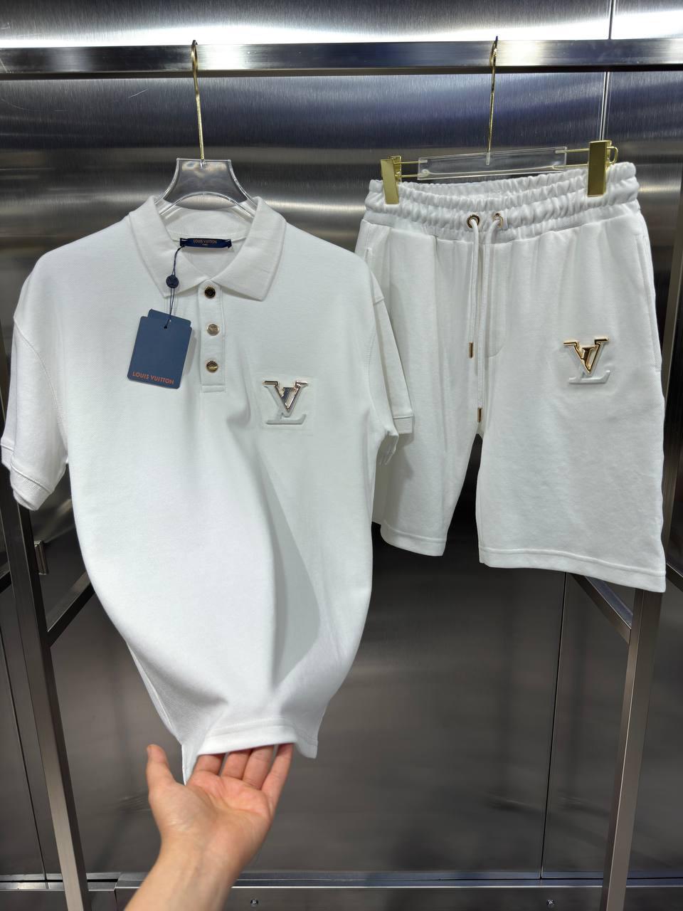 LV:SET OF T-shirt & shorts