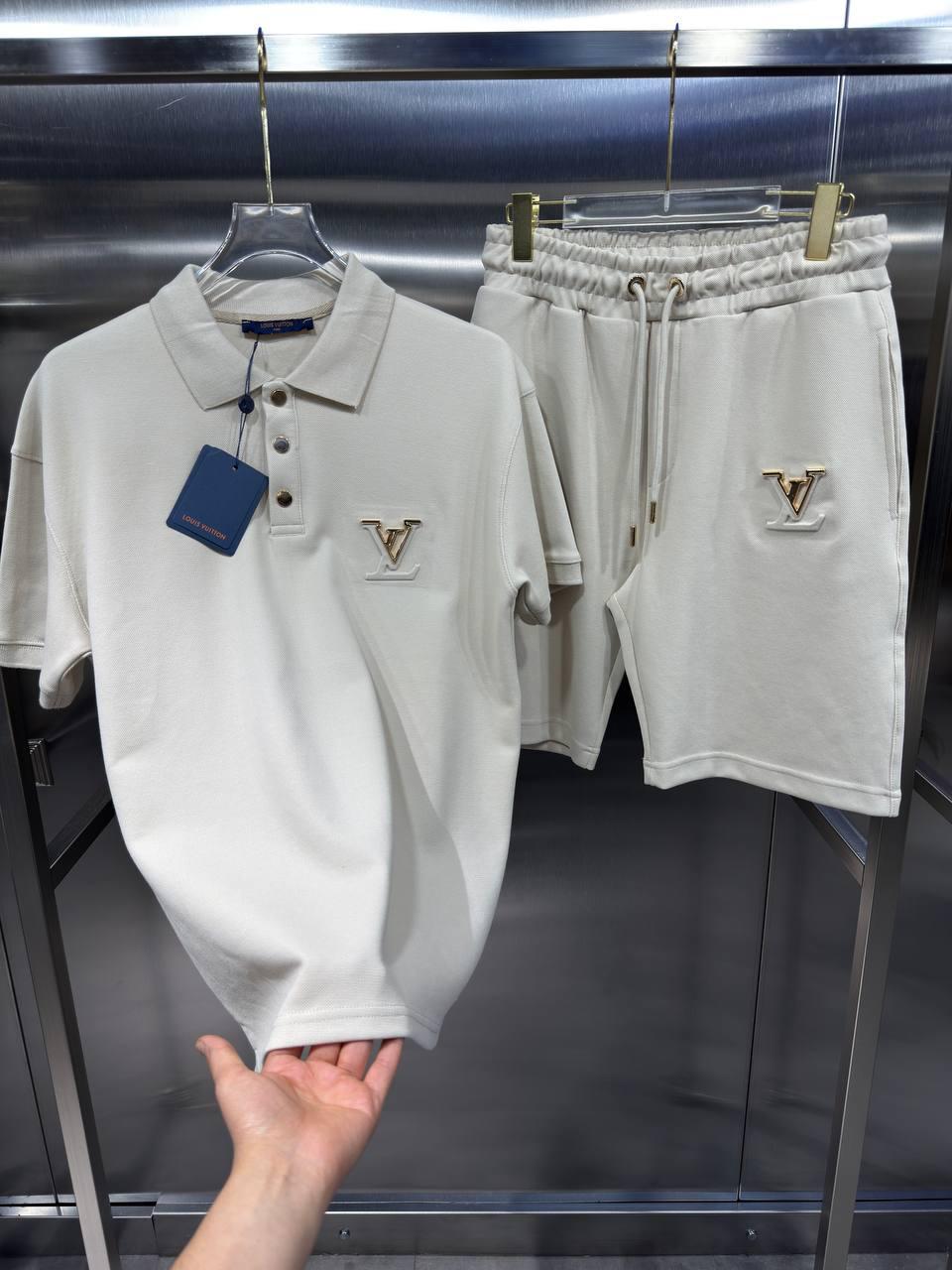 LV:SET OF T-shirt & shorts