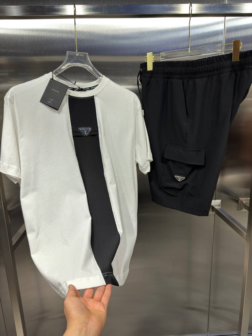 PRADA:SET OF T-shirt & Shorts